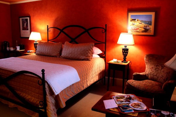room 4 at lauberge provencale